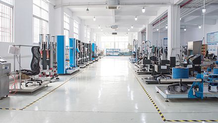 Станок для испытания на износ стопора и механизма спинки кресла (BIMFA)